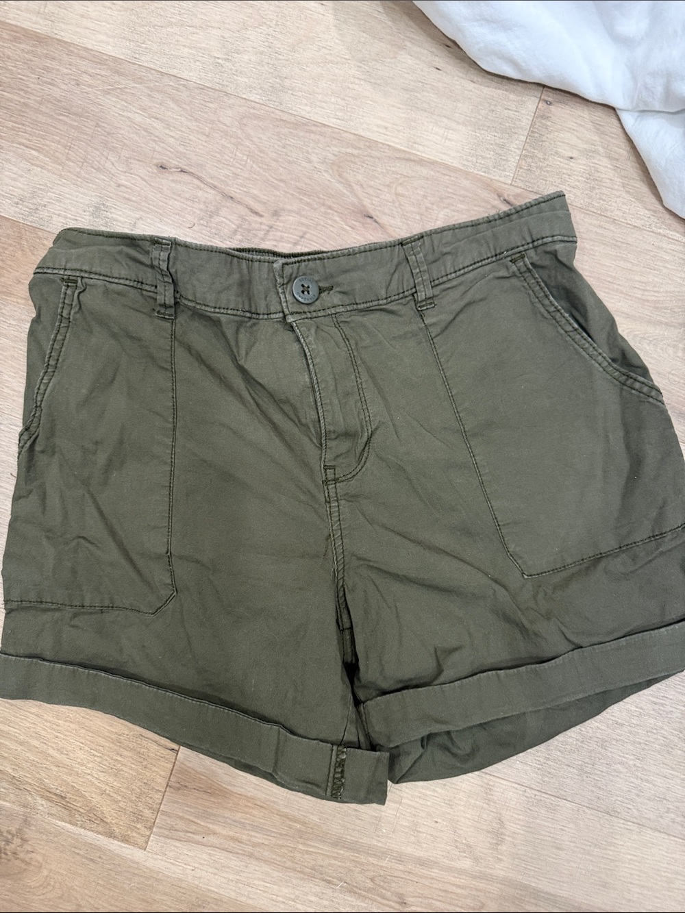 Sanctuary Olive Green Roll-Cuff Utility Shorts